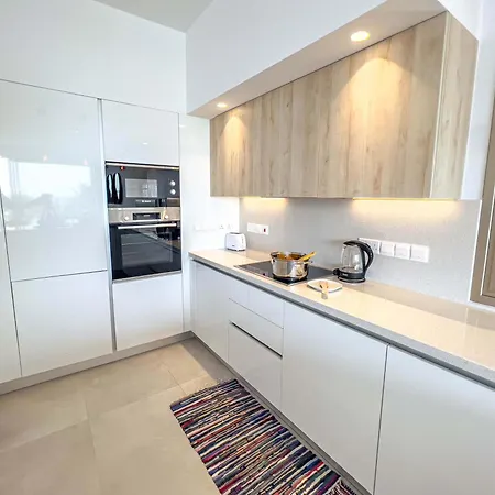 Βίλα Azure Jade *