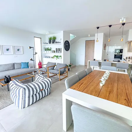 Azure Jade Villa Paralimni