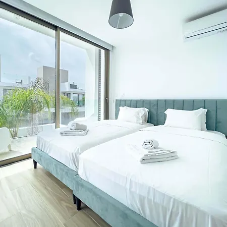 Azure Jade * Paralimni