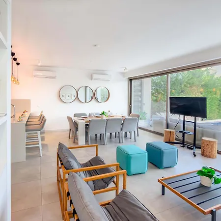 Azure Jade * Protaras